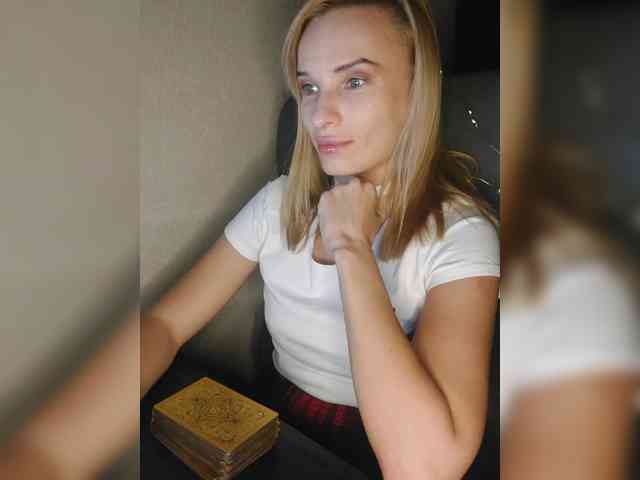 WickedWycche webcam