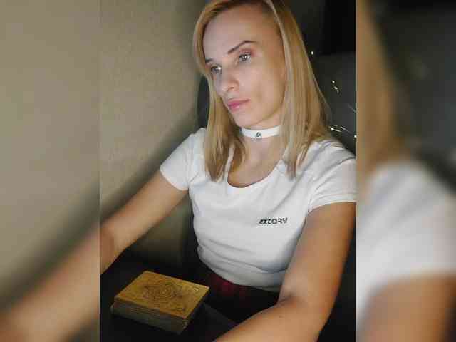 WickedWycche webcam
