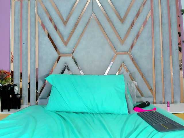 vanesaa-mejia's BongaCams show and profile