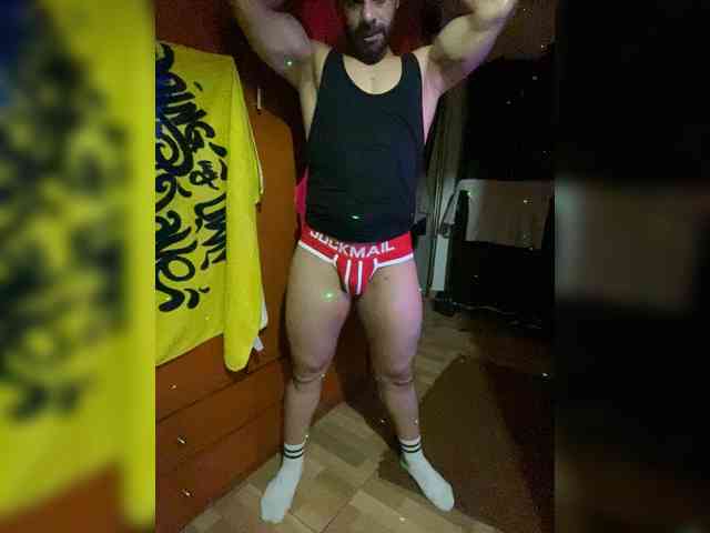 Danialhassanchec... Live Webcam on BongaCams