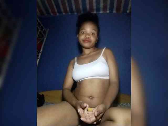 Sarah-myah2 Sarah-myah2