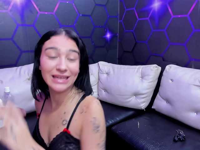 Daring-Latinavip's BongaCams show and profile