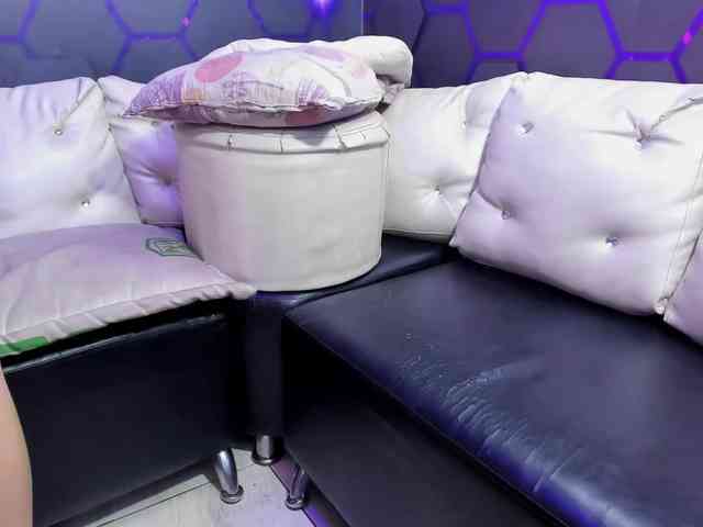 Daring-Latinavip webcam