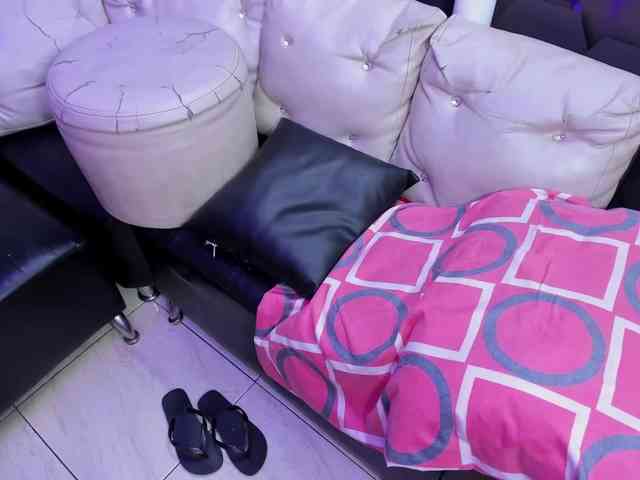 Daring-Latinavip webcam