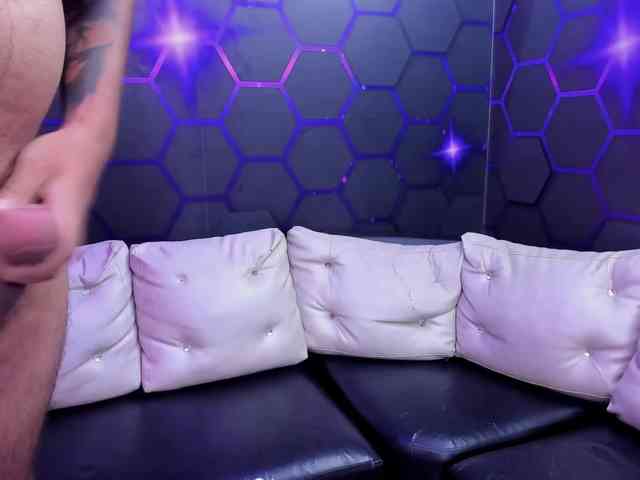 Daring-Latinavip webcam