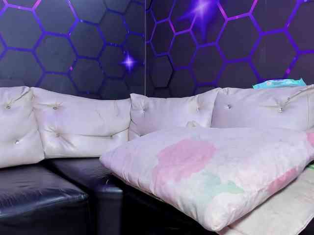 Daring-Latinavip webcam