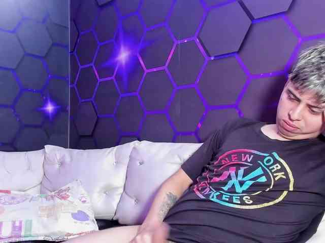 Daring-Latinavip webcam