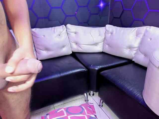 Daring-Latinavip webcam