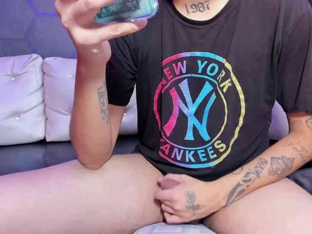 Daring-Latinavip webcam