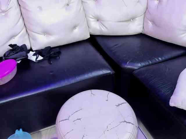 Daring-Latinavip webcam