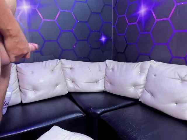 Daring-Latinavip webcam