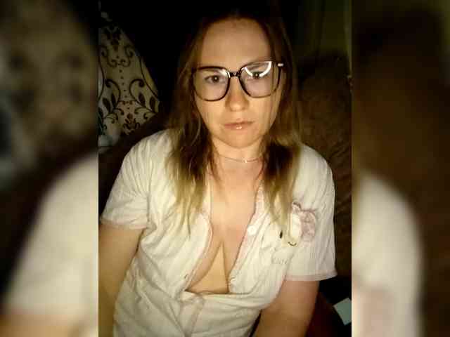 Essy-Vettie Essy-Vettie