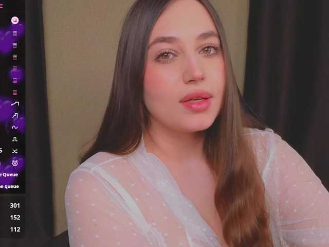 le modèle AliceMur est en webcam porno dans un show sur le site bongacams, il possède les tags suivants: White/Caucasian,Brunette,Shaved