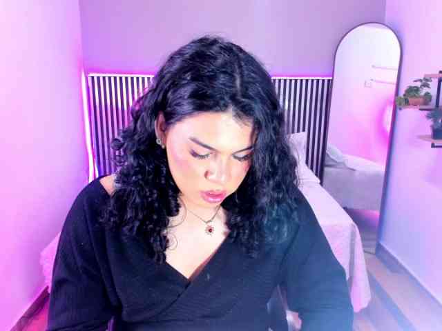 Little-Alii Live Webcam on BongaCams