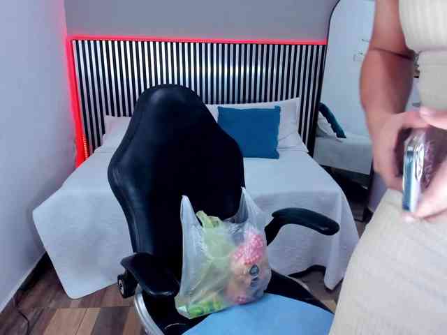 Little-Alii Live Webcam on BongaCams