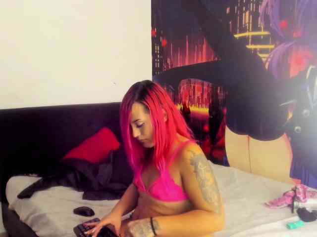 wicked-orange Live Webcam on BongaCams