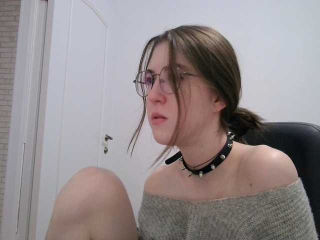 Sweet-Astarte webcam