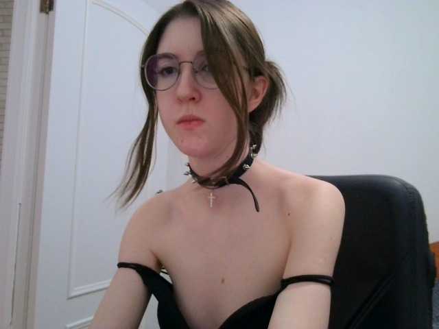 Sweet-Astarte – webcam model profile photo