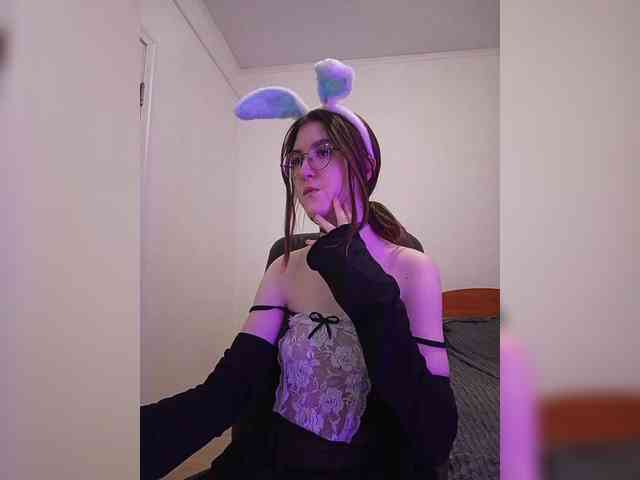 Sweet-Astarte webcam