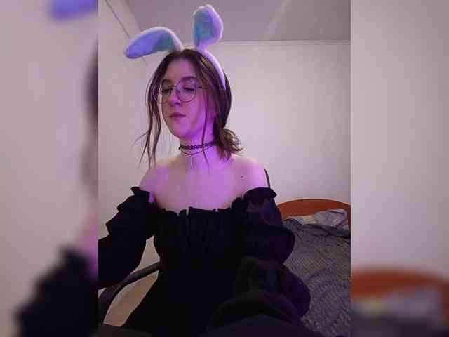 Sweet-Astarte webcam