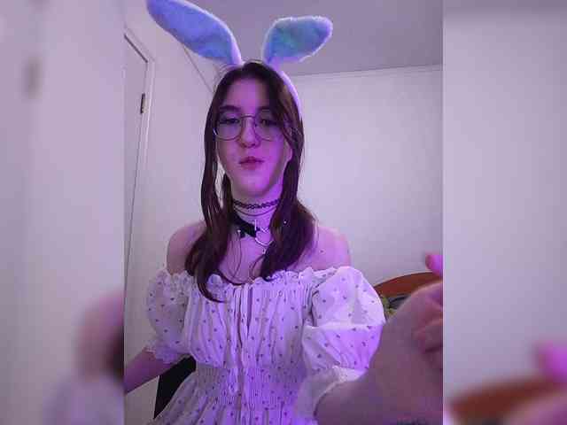 Sweet-Astarte webcam