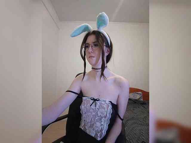 Sweet-Astarte webcam