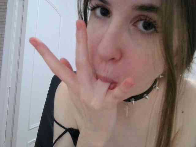 Sweet-Astarte webcam