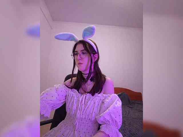 Sweet-Astarte webcam