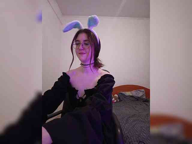 Sweet-Astarte webcam