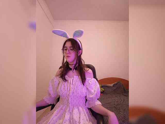 Sweet-Astarte webcam