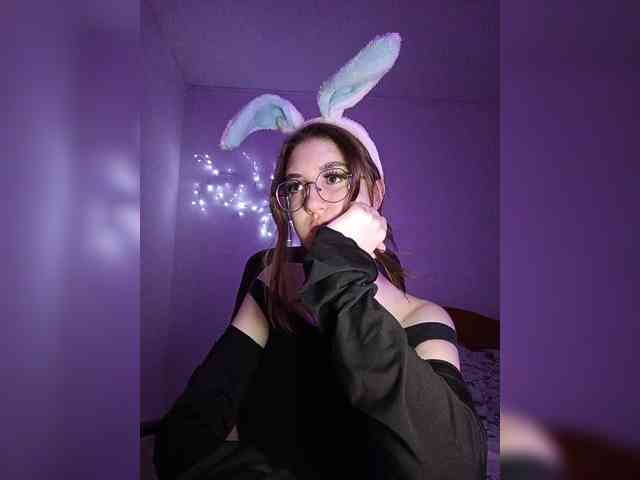 Sweet-Astarte webcam