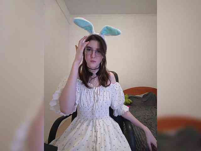 Sweet-Astarte webcam