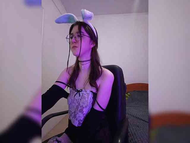 Sweet-Astarte webcam