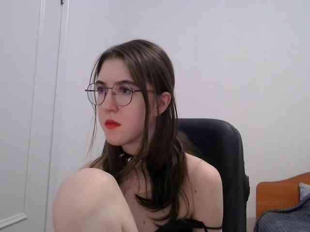 Sweet-Astarte webcam