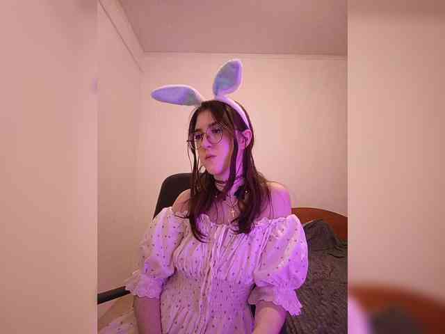 Sweet-Astarte webcam