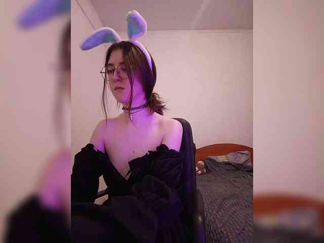 Sweet-Astarte webcam