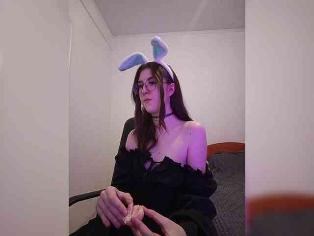 Sweet-Astarte webcam