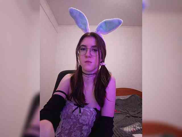 Sweet-Astarte webcam