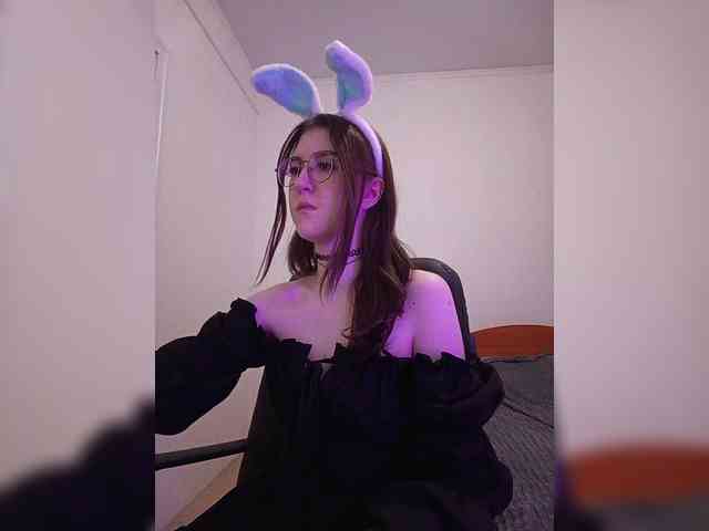 Sweet-Astarte webcam