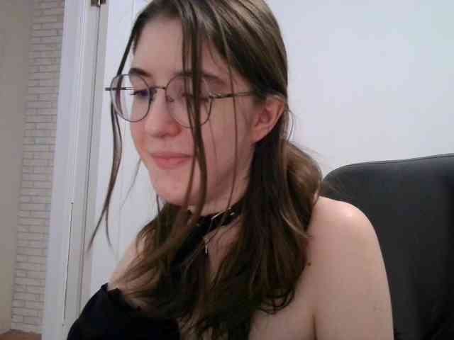 Sweet-Astarte webcam