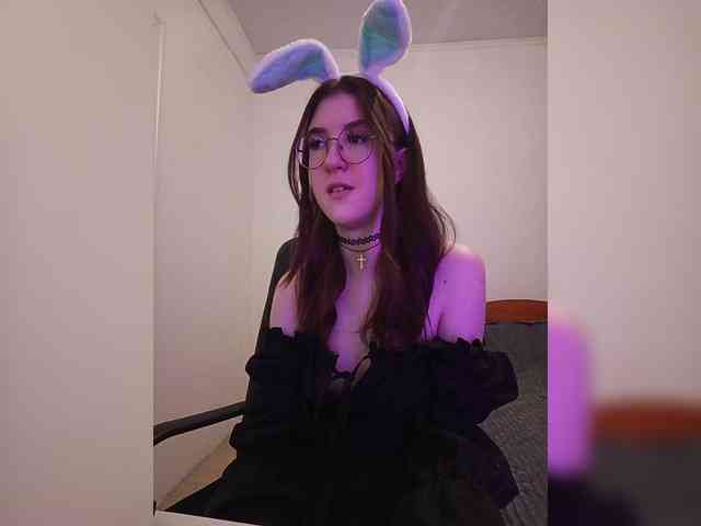 Sweet-Astarte webcam