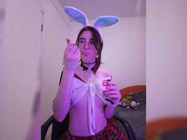 Sweet-Astarte webcam