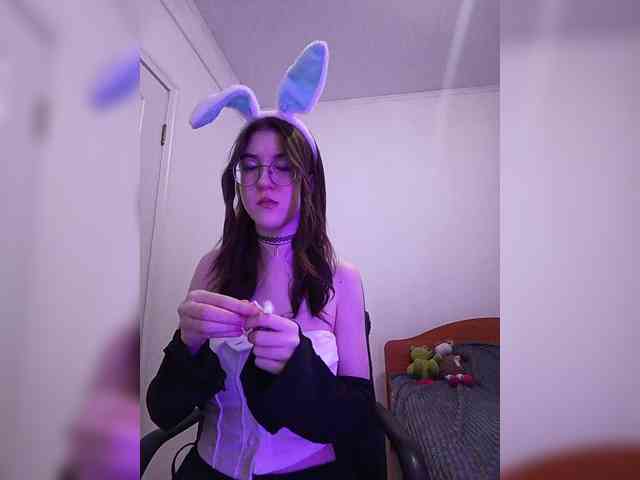 Sweet-Astarte webcam