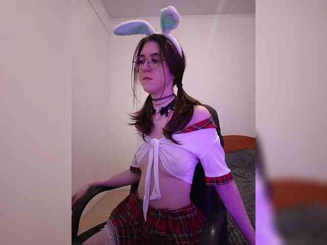 Sweet-Astarte webcam