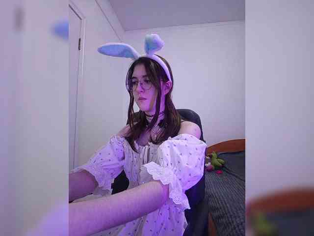 Sweet-Astarte webcam