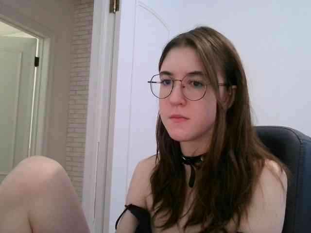 Sweet-Astarte webcam