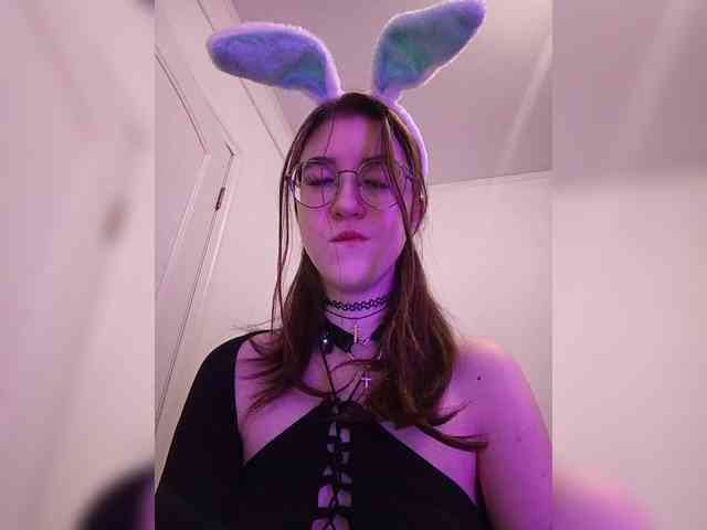 Sweet-Astarte webcam