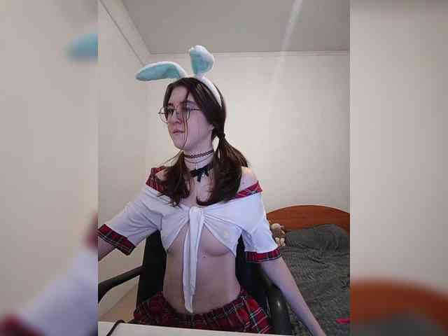 Sweet-Astarte webcam