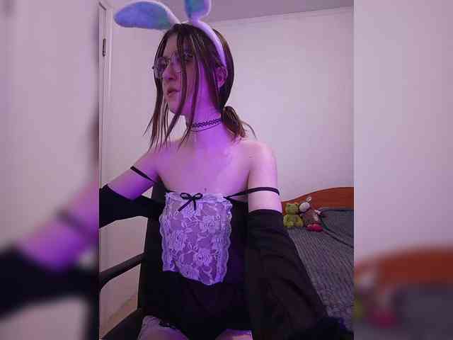 Sweet-Astarte webcam