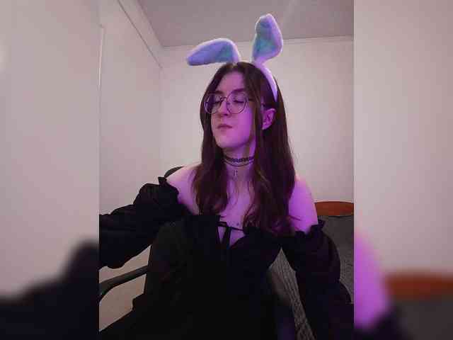 Sweet-Astarte webcam